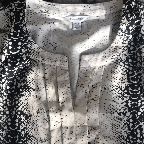 Calvin Klein Blouse - Picture 2 of 4